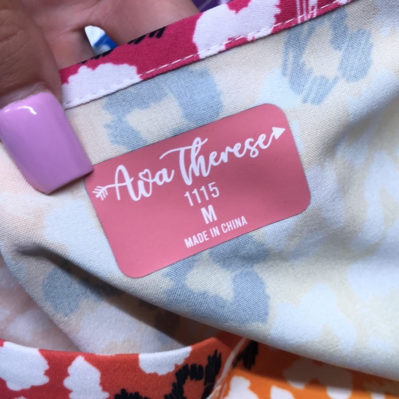 NWT Zavate Ava Therese Rainbow Leopard pattern short sleeve scrub top - Picture 8 of 9